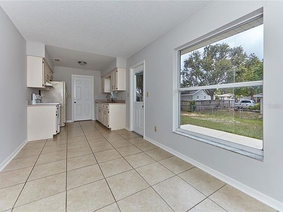5th image of 825 N Blvd W