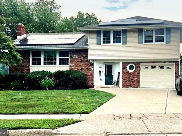 168 E Saint Andrews Dr, Mount Laurel, NJ 08054