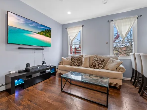 705 8th Street image 6 of 34