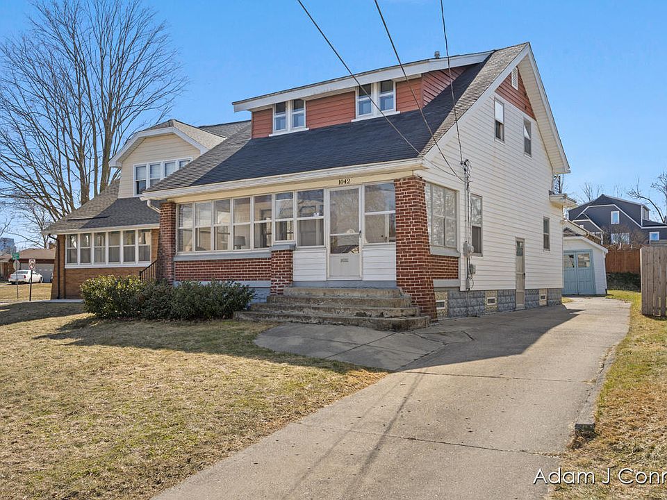 1st image of 1042 Walker Ave NW