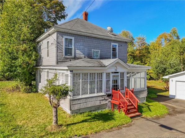 35 Saunders Rd, McAdam, NB E6J 1K7