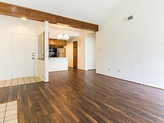 3rd image of 3110 Devonshire Dr APT 217