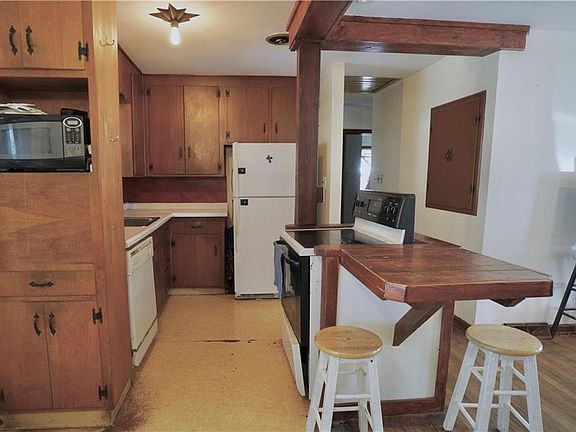 5th image of 4838 Locust Ave