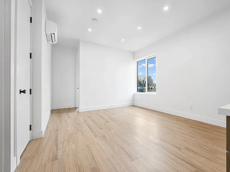 377 Hawthorne St #1A — Photo 7