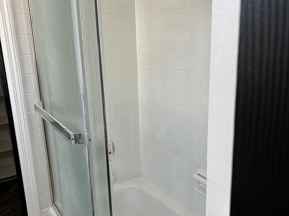 overland-park-kansas-75662995 picture