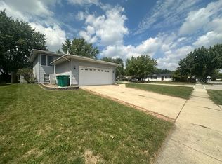 985 Leawood Dr, Joliet, IL