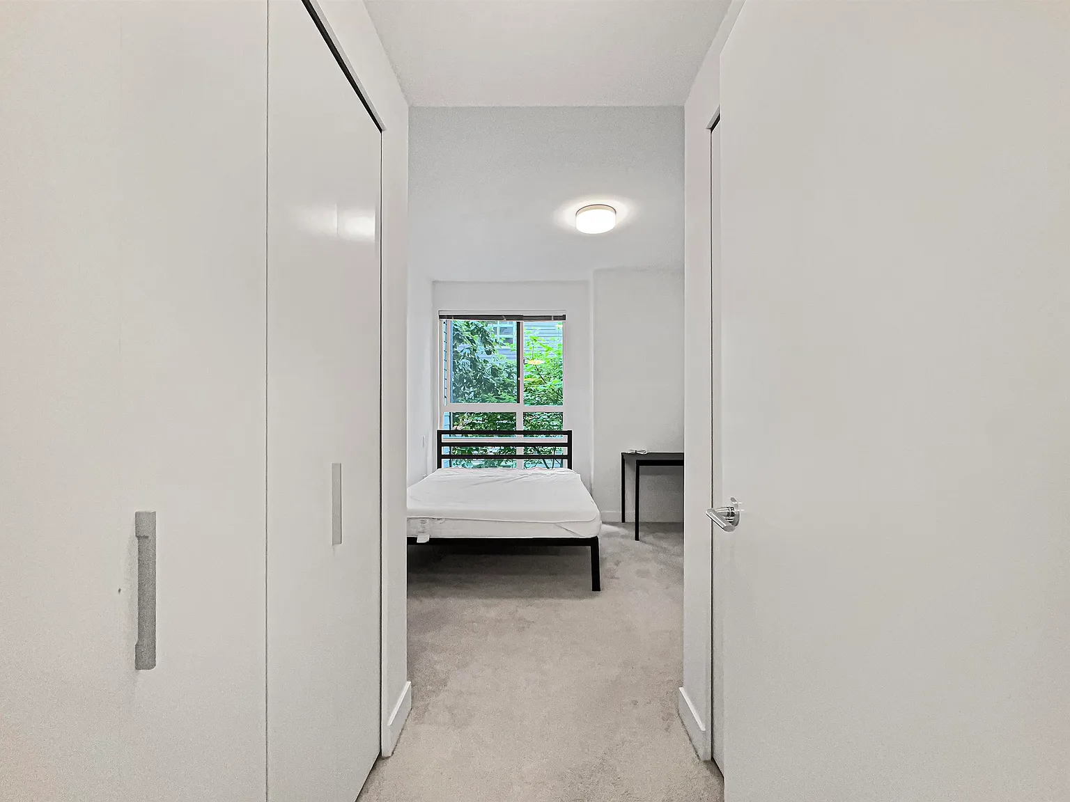 2 bed, 879 sqft, $3,600 — Photo 2