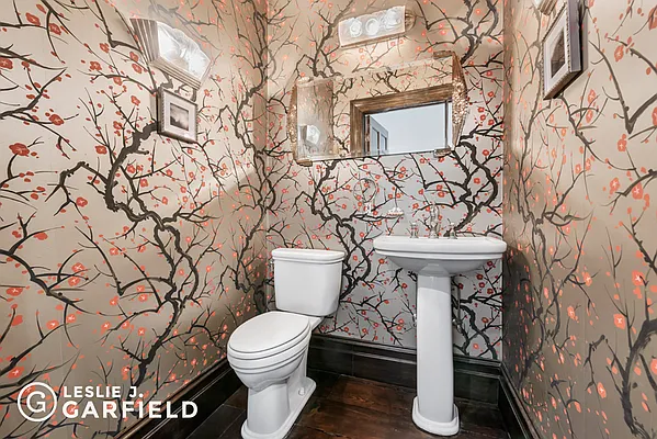 Rented by Leslie J. Garfield | media 21