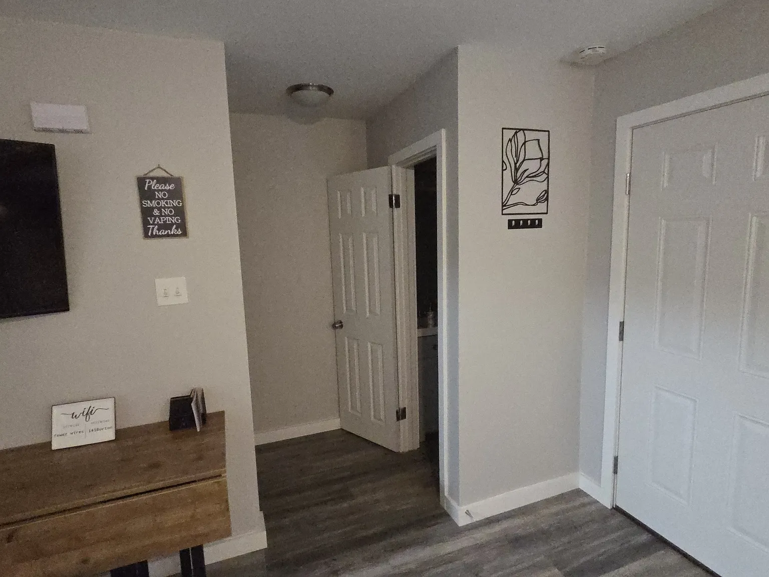 2 bed, 1.5 bath, 802 sqft, $2,090 — Photo 2