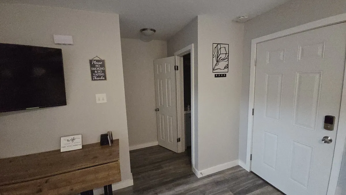 Building Photo - 2124 Burton Dr #141