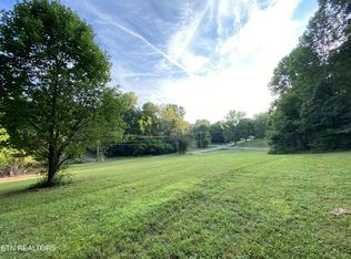 7744 McMillan Rd, Knoxville, TN 37914