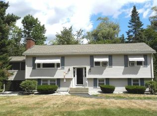18 Fenwick Rd, Chelmsford, MA 01824