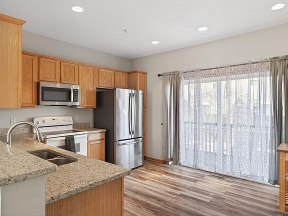 4th image of 11323 Davenport Cir NE Unit D
