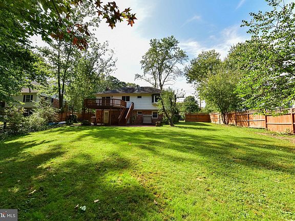 2nd image of 8001 Candlewood Dr