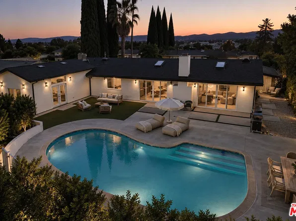 20877 Kelvin Pl, Woodland Hills, CA 91367
