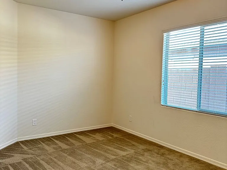 18618 W Mountain View Rd — Photo 19