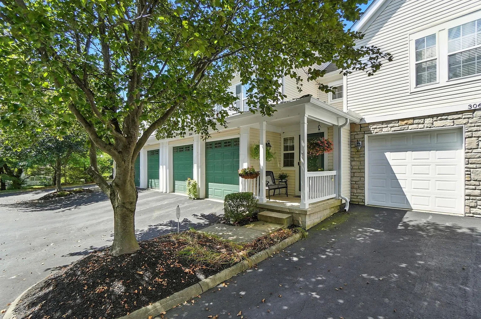 304 Sycamore Woods Ln photo 1