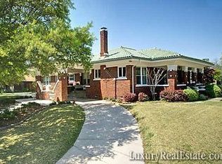 2400 Mistletoe Blvd, Fort Worth, TX 76110