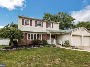 19 Candlestick Rd, Clementon, NJ 08021