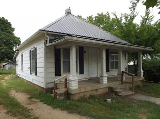 696 S Main St, Granby, MO 64844