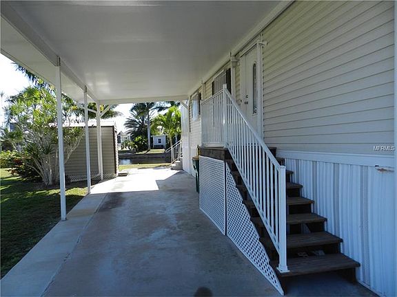 3rd image of 721 Holiday Dr