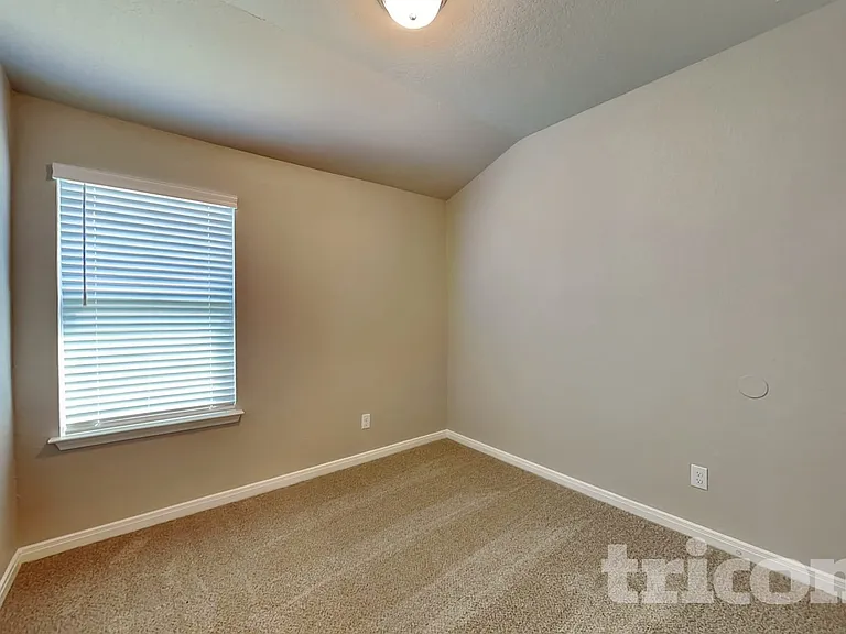 13542 Paxton Blvd — Photo 11
