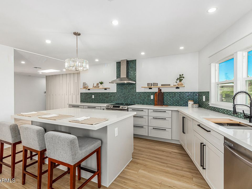 1st image of 11825 N HACIENDA Drive