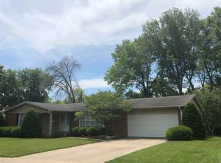 2818 W Wardcliffe Dr, Peoria, IL 61604