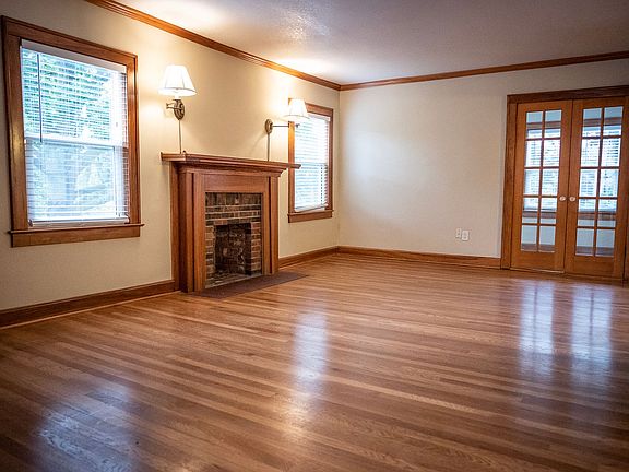 3rd image of 4834 Holly St #Hollys4834l