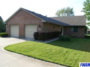 3915-3917 Saint Joe Center Rd, Fort Wayne, IN 46835