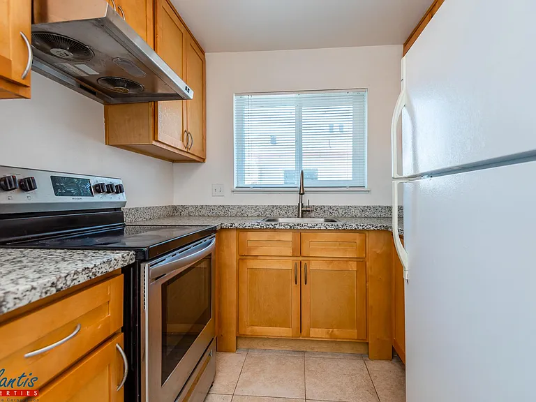1570 Quebec Ct #4 — Photo 3