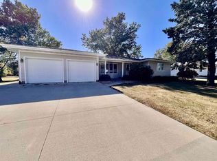 404 Spruce St, Reinbeck, IA 50669