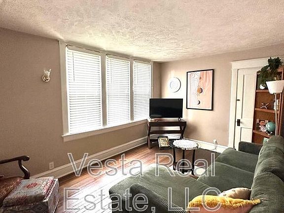 3rd image of 1211 E Jefferson St Unit 2