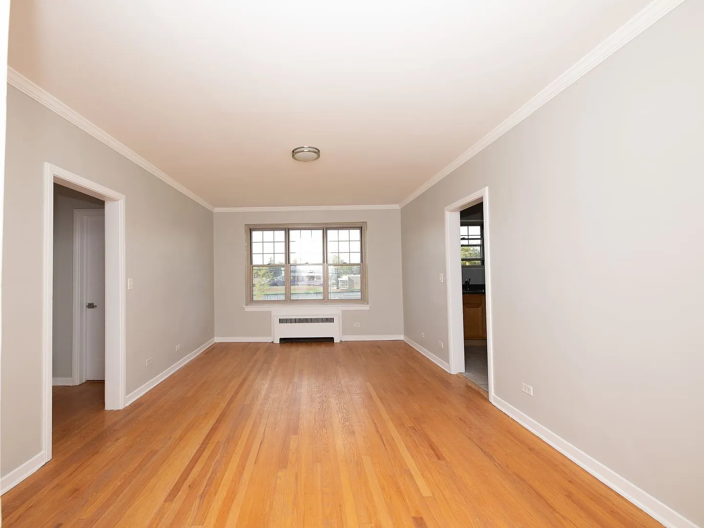 2 bed, 1.0 bath, 695 sqft, $1,845 — Photo 3