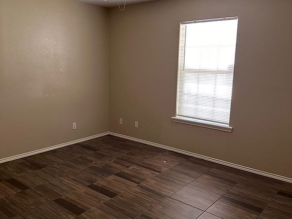 5th image of 703 Agate St APT A