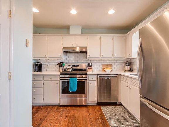 3rd image of 435 Dan Pl SE