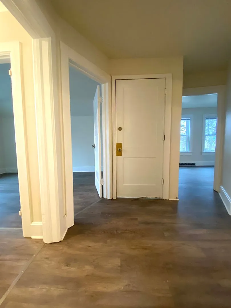808 Cherry St - Triplex — Photo 4
