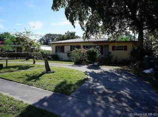 820 NE 138th St, North Miami, FL 33161