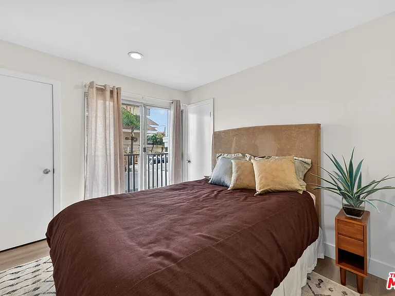 6819 E Ocean Blvd — Photo 41