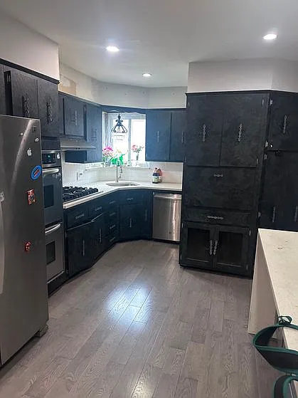 3 bed, 700 sqft, $4,700 — Photo 2