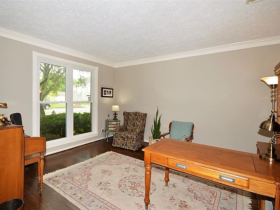 5th image of 401 Windsor Dr