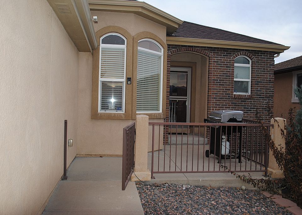 1st image of 4752 Jamestown Dr