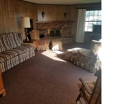 3rd image of 926 N Dale Dr