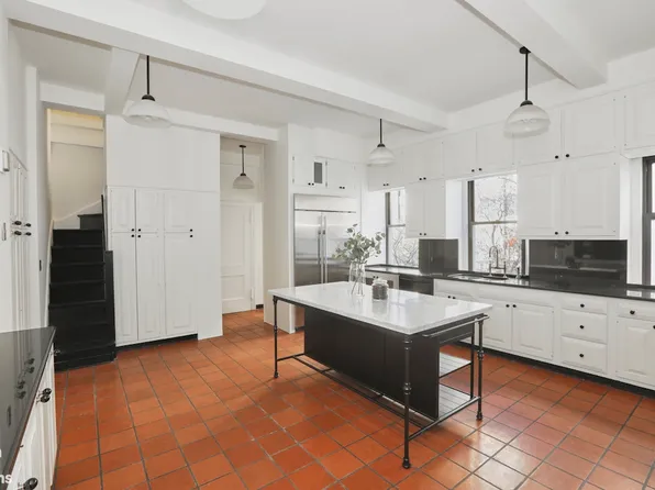 1 East End Avenue image 14 of 23