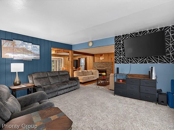 4th image of 1918 Alsdorf Ave