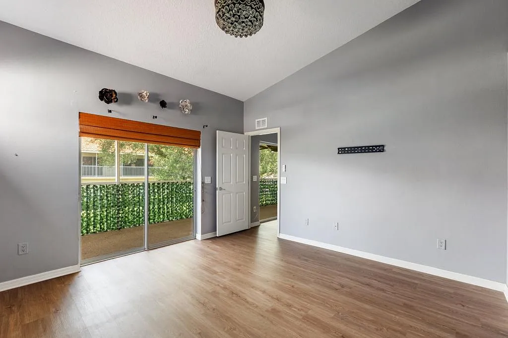 5336 Edgewater Way — Photo 3