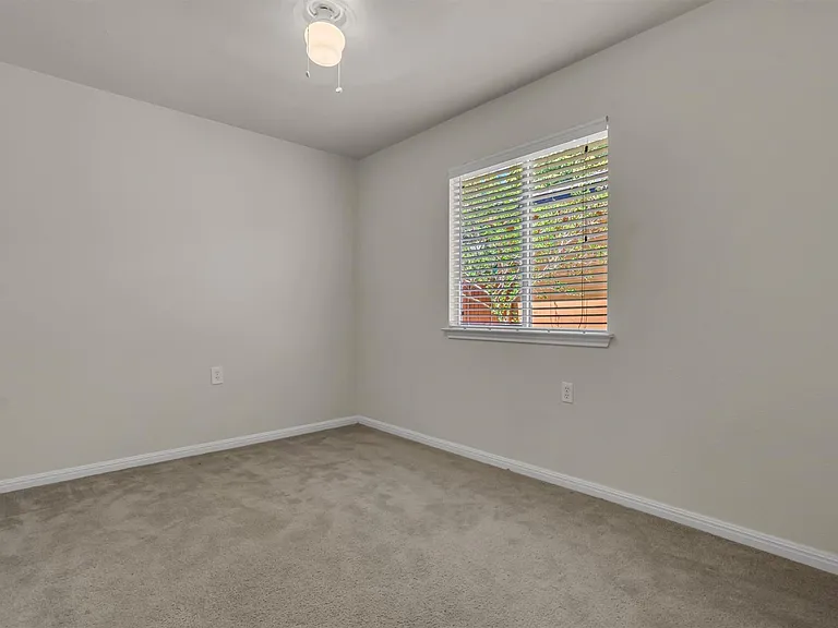 5605 Bentsen Ln — Photo 13