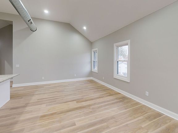 5th image of 2555 Shelby St #2559