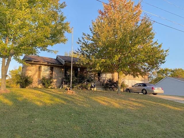 1st image of 15722 Elizabeth Dr
