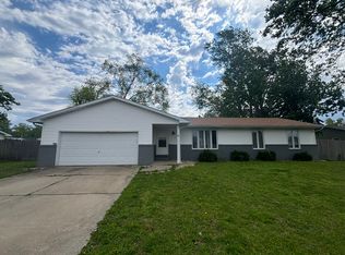 34 Partridge Dr, Chatham, IL 62629